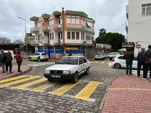 Gazipaşa&lsquo;da otomobil ile motosiklet &ccedil;arpıştı: 2 yaralı
