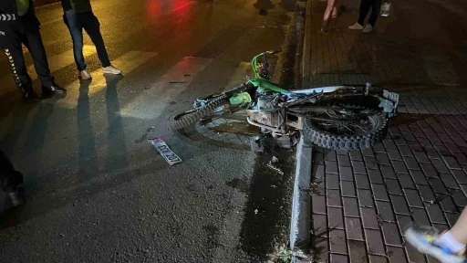 Gazipaşa’da ’U’ dönüşü yapıp motosikletle çarpışan aracın sürücüsü kaçtı: 1 yaralı
