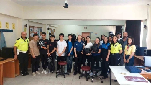 Gazipaşalı gençlere kaskın önemi anlatıldı
