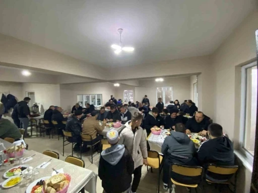 Gebe k&ouml;y&uuml;nde Ramazan Bayramı geleneği bu yıl da s&uuml;rd&uuml;r&uuml;ld&uuml;
