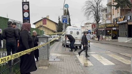 Gebze&rsquo;de tren istasyonunda silahla vurulan kadın hayatını kaybetti
