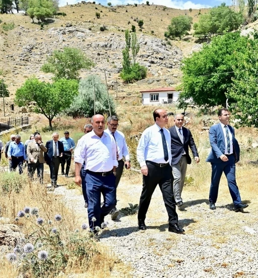 Geçit: &quot;Sorunları ertelemiyoruz, çözüm üretiyoruz&quot;
