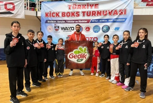 Gedik Pili&ccedil;&rsquo;in desteğiyle gelen b&uuml;y&uuml;k başarı: T&uuml;rkiye Kickboks Şampiyonası 10 madalya
