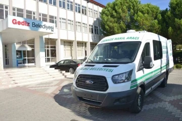 Gediz Belediyesi cenaze hizmet aracı ge&ccedil;tiğimiz yıl 29 bin 468 kilometre yol kat etti
