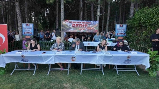 Gediz&rsquo;de tarhana yarışmasında gelenek ve lezzet yarıştı
