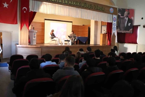 Geleceğin medya &ccedil;alışanları sekt&ouml;r temsilcileriyle buluştu

