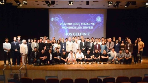 Geleceğin m&uuml;hendisleri Ege&rsquo;de buluştu

