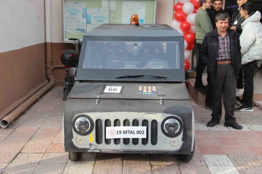 Geleceğin m&uuml;hendislerinin tasarladığı elektrikli ara&ccedil;lar beğeni topladı
