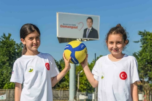 Geleceğin voleybolcuları Osmangazi&rsquo;de yetişiyor
