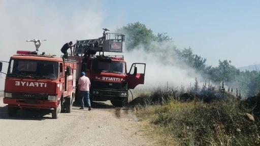 Gelendost’ta göl kenarında çıkan yangında 200 dönüm alan zarar gördü
