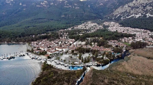 Geleneksel Akyaka mimarisi ile yapılan konaklama tesisleri kapanmaktan kurtuldu
