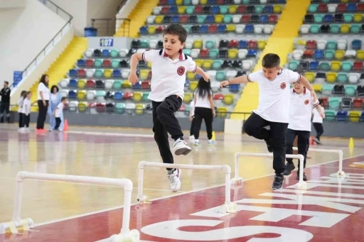 Geleneksel &ccedil;ocuk oyunları şenliği b&uuml;y&uuml;k coşkuyla tamamlandı
