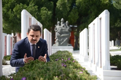 Gelibolu Tarihi Alan Başkanı Kaşdemir: "&Ccedil;anakkale ruhu, bu aziz milletin kalbinde ebediyen var olsun"
