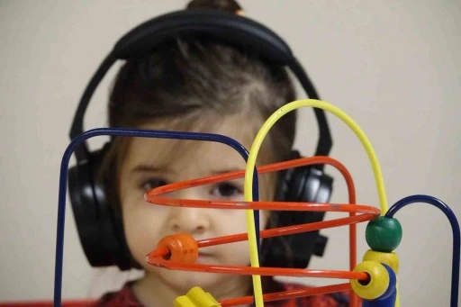 Geliştirdiği m&uuml;zik temelli y&ouml;ntem otizmde y&uuml;zde 25 oranında pozitif gelişim sağladı

