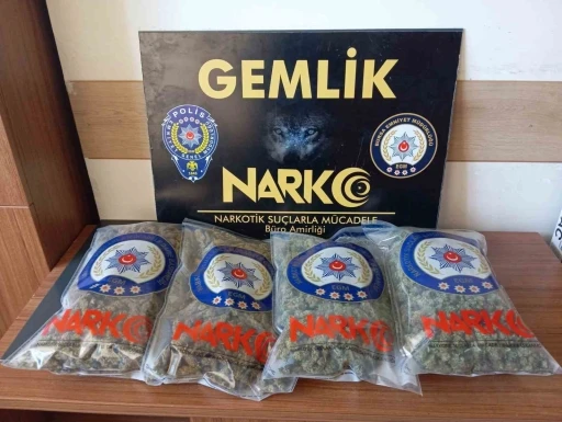 Gemlik&rsquo;te uyuşturucu tacirlerine operasyon
