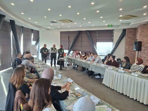 Genç avukatlar bağımlıların ilk &quot;tedavi rehberi&quot; olacak
