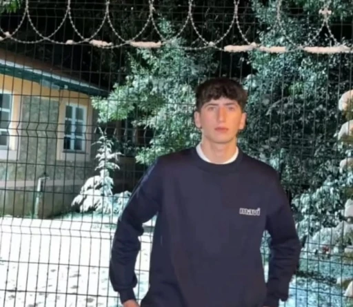 Genç çocuk denizde boğularak hayatını kaybetti
