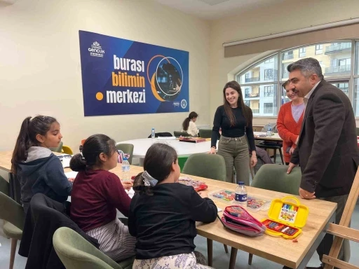 Genç dostu Yıldırım
