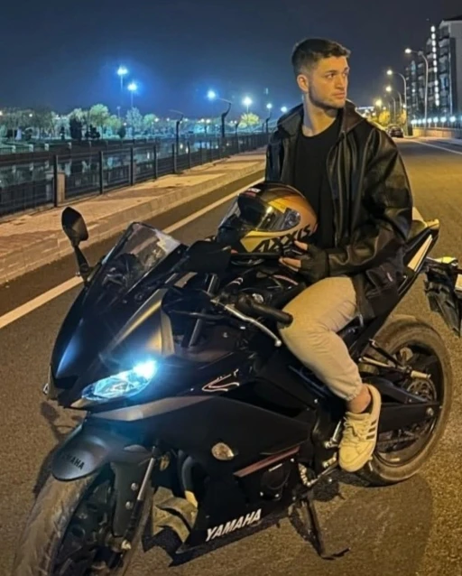 Gen&ccedil; motosiklet s&uuml;r&uuml;c&uuml;s&uuml; kazada yaşamını yitirdi
