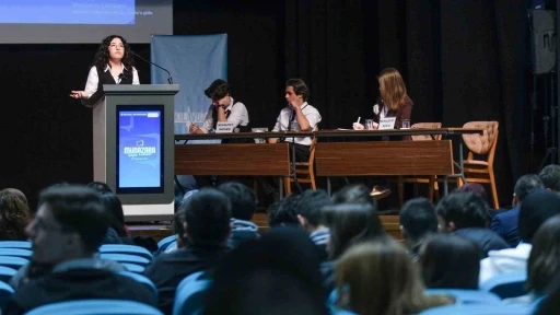 Gen&ccedil; m&uuml;nazırlar, "Bi&rsquo; diyeceğim var" dedi
