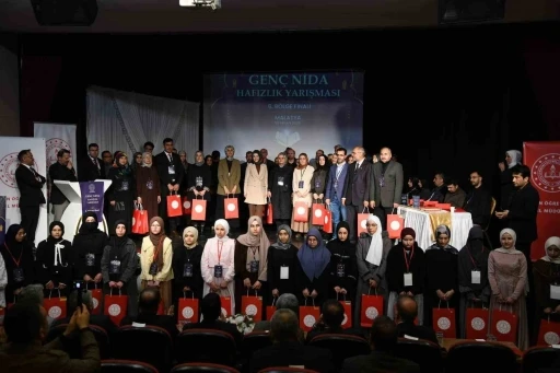 Gen&ccedil; Nida hafızlık yarışması 6. b&ouml;lge finali Malatya&rsquo;da yapıldı
