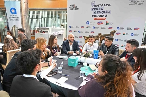 Gen&ccedil;ler &lsquo;Antalya Yerel Gen&ccedil;lik Forumu&rsquo;nda buluştu
