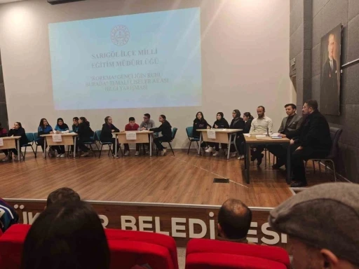 Gen&ccedil;ler Mehmet Akif ve milli m&uuml;cadele ruhuyla yarıştı
