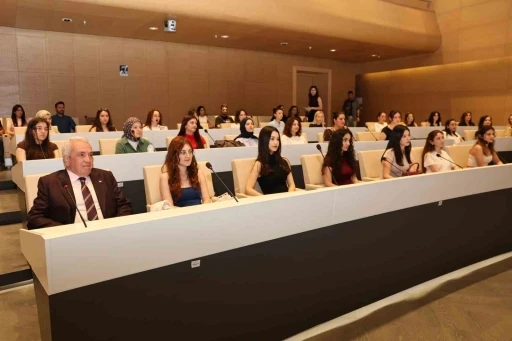 Gen&ccedil;ler Nil&uuml;fer&rsquo;de geleceğe hazırlanıyor
