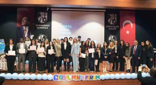 Gen&ccedil;ler "Global Minds Forum"da k&uuml;resel meseleleri tartıştı
