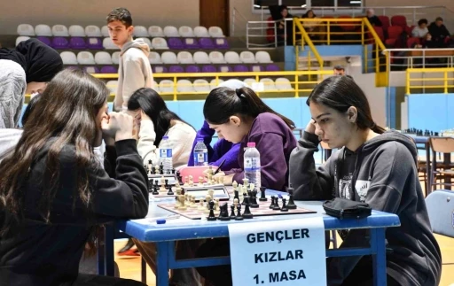 Gen&ccedil;ler satran&ccedil; m&uuml;sabakaları sona erdi
