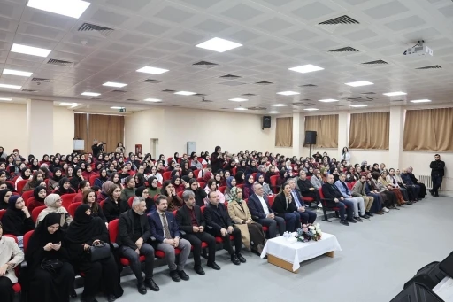 Gen&ccedil;ler sordu usta gazeteciler ve Başkan Dursun yanıtladı
