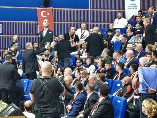 Gen&ccedil;lerbirliği Olağan&uuml;st&uuml; Genel Kurulu&rsquo;nda gerginlik
