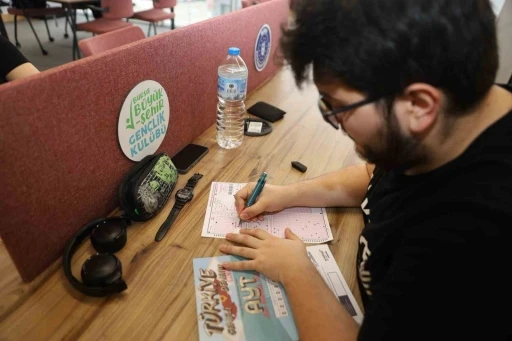 Gençlere üniversite yolunda sınav provası
