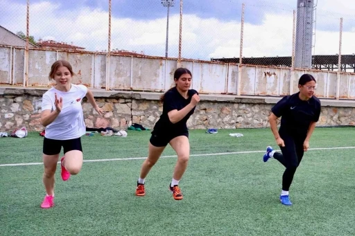 &lsquo;Gen&ccedil;lik Haftası&rsquo; atletizm yarışmaları Bilecik&rsquo;te sona erdi
