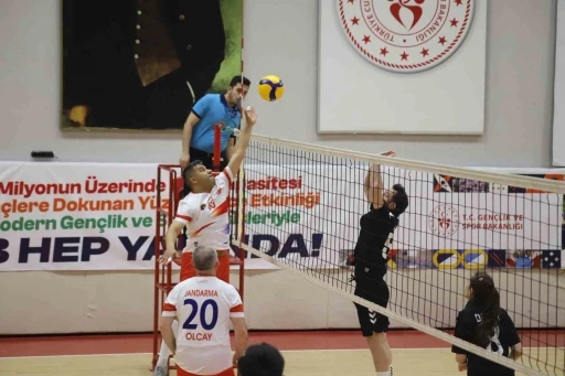 Gen&ccedil;lik Haftası kapsamında kurumlar arası voleybol turnuvası başladı
