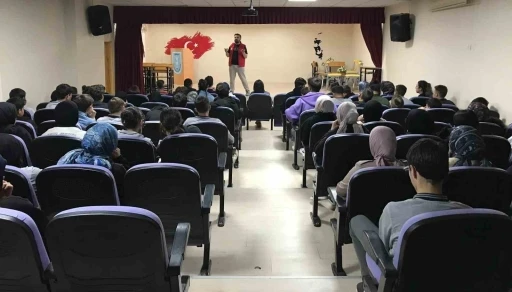 Gençlik kamplarının tanıtımı devam ediyor: Başvurular 9 Haziran’da sona erecek
