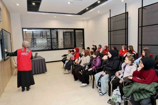 Gen&ccedil;lik Meclisi&rsquo;nden dolu dolu tatil etkinlikleri
