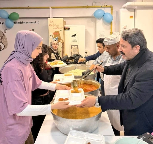 Gen&ccedil;lik merkezlerinde iftar programı d&uuml;zenlendi

