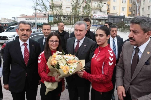 Gençlik ve Spor Bakanı Bak, Şırnak’ta gençlerle bir araya geldi
