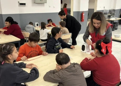Gen&ccedil;lik ve Spor İl M&uuml;d&uuml;rl&uuml;ğ&uuml;&rsquo;nden otizmli &ccedil;ocuklara anlamlı ziyaret
