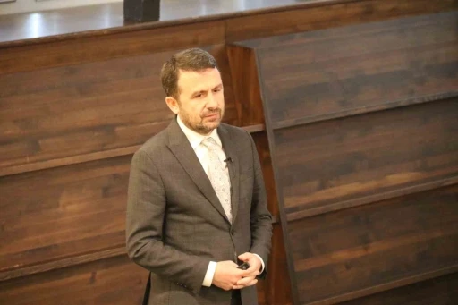 Genel M&uuml;d&uuml;r &Ccedil;ay, "Gazetecilik mesleğinde iş kaybı riskinin s&ouml;z konusu"
