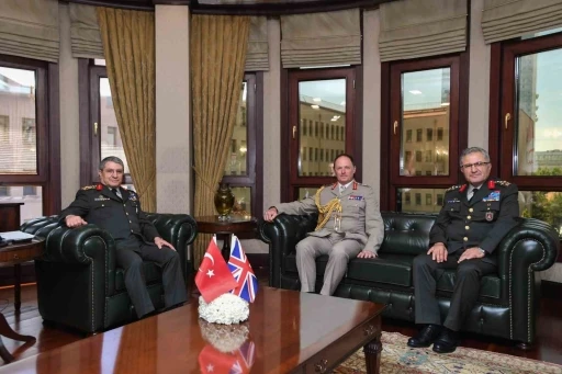 Genelkurmay Başkanı Bayraktaroğlu, Birleşik Krallık Kara Kuvvetleri Komutanı Orgeneral Walker&rsquo;i kabul etti
