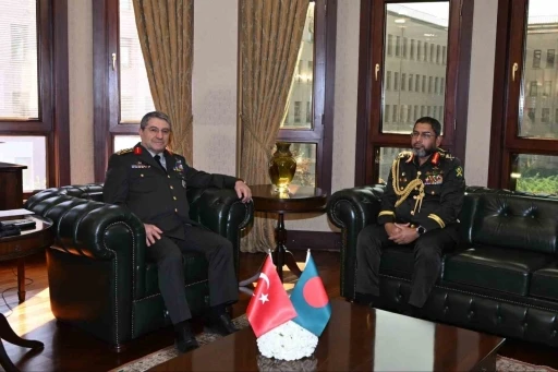 Genelkurmay Başkanı Orgeneral Bayraktaroğlu, Bangladeş Kara Kuvvetleri Komutanı ile g&ouml;r&uuml;şt&uuml;
