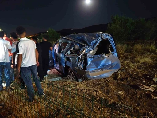 Gerc&uuml;ş&rsquo;te hurdaya d&ouml;nen ara&ccedil;tan burnu bile kanamadan &ccedil;ıktı
