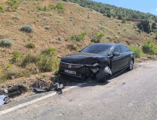 Gerc&uuml;ş&rsquo;te otomobiller kafa kafaya &ccedil;arpıştı: 1 yaralı
