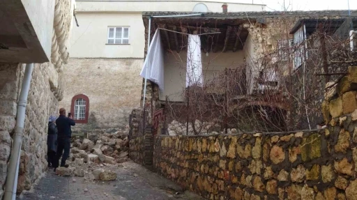 Gerc&uuml;ş&rsquo;te sağanak yağışlara dayanamayan ev &ccedil;&ouml;kt&uuml;
