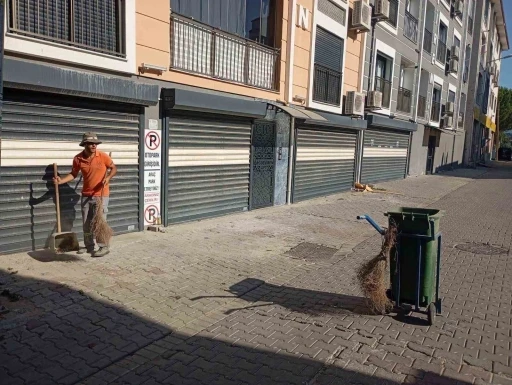 Germencik&rsquo;te temizlik &ccedil;alışmaları aralıksız s&uuml;r&uuml;yor
