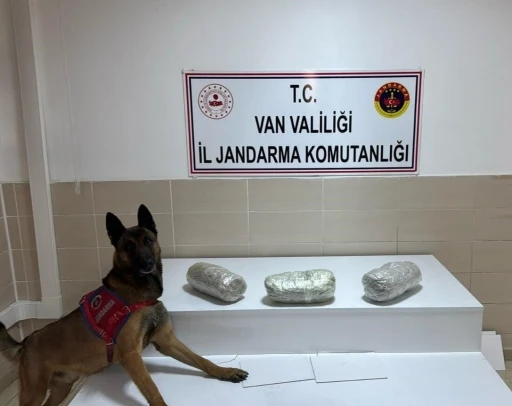 Gevaş&rsquo;ta 3 kilo esrar ele ge&ccedil;irildi
