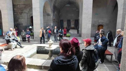 Gevher Nesibe Tıp Tarihi M&uuml;zesi&rsquo;ne hayran kaldılar
