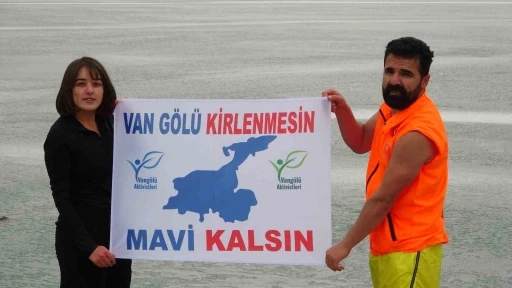 Gezgin &ouml;ğretmen Zernek Barajı&rsquo;ndan Van G&ouml;l&uuml; mesajı
